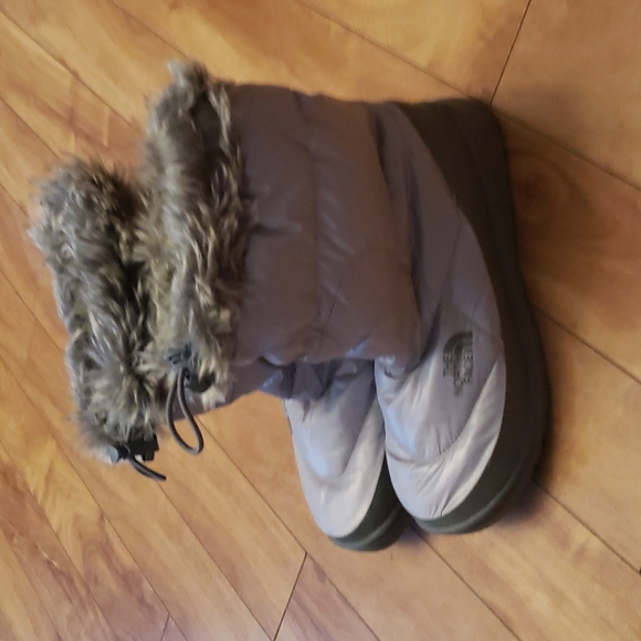 The north face boots - Picture 3 of 6